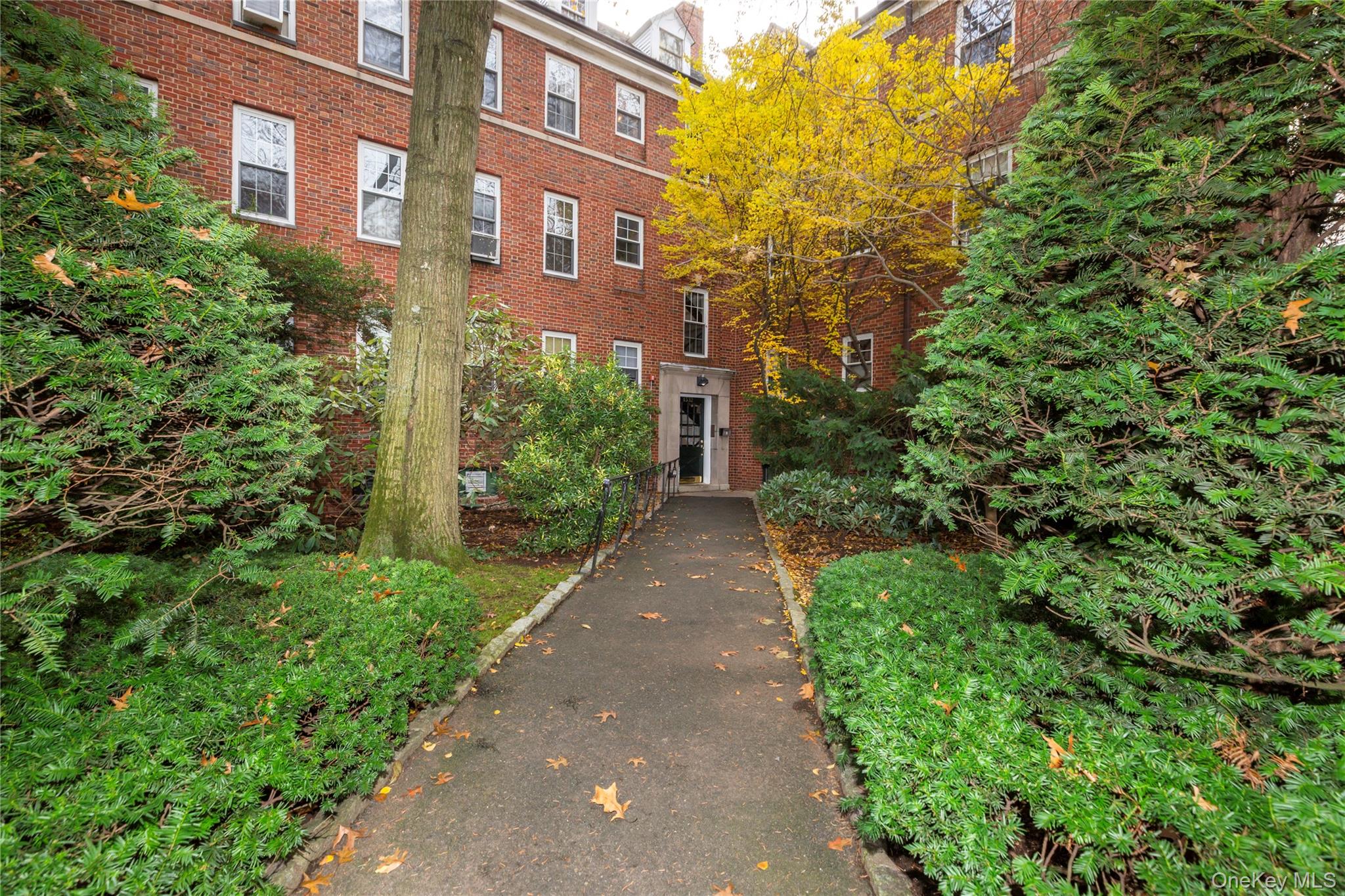 #20 photo, 1332 Midland Avenue, Bronxville , NY 10708