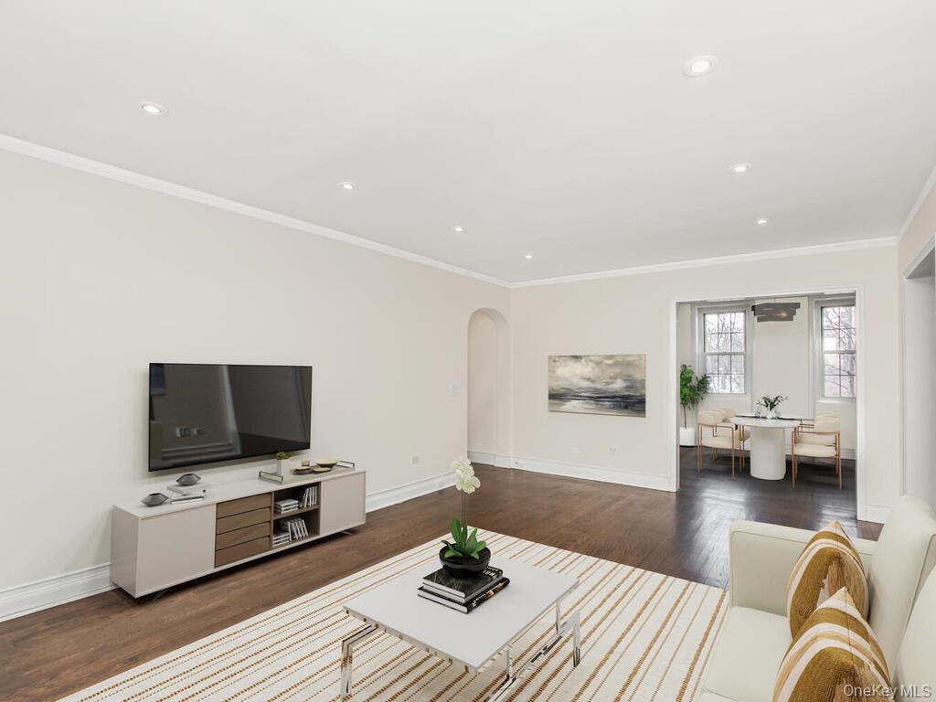 #4 photo, 1332 Midland Avenue, Bronxville , NY 10708