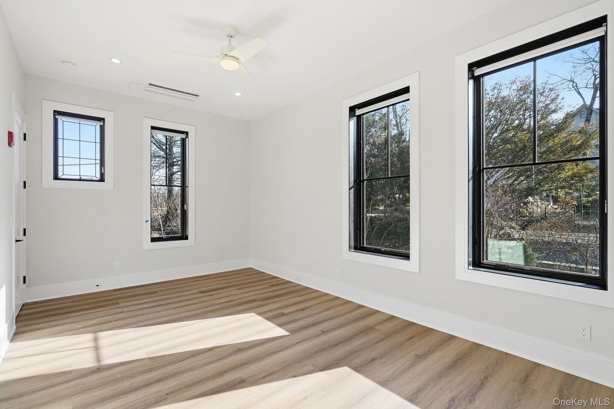 #11 photo, 34 Clinton Avenue, Dobbs Ferry , NY 10522