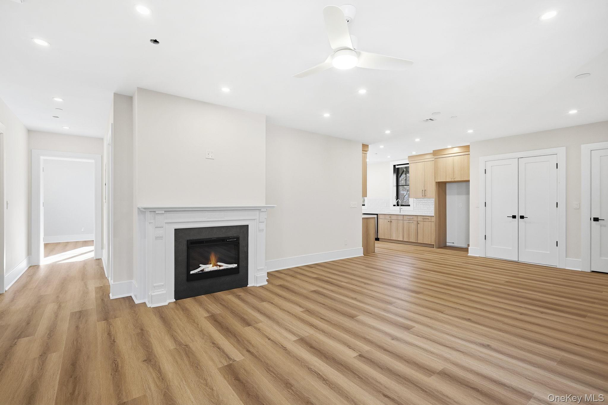 #4 photo, 34 Clinton Avenue, Dobbs Ferry , NY 10522