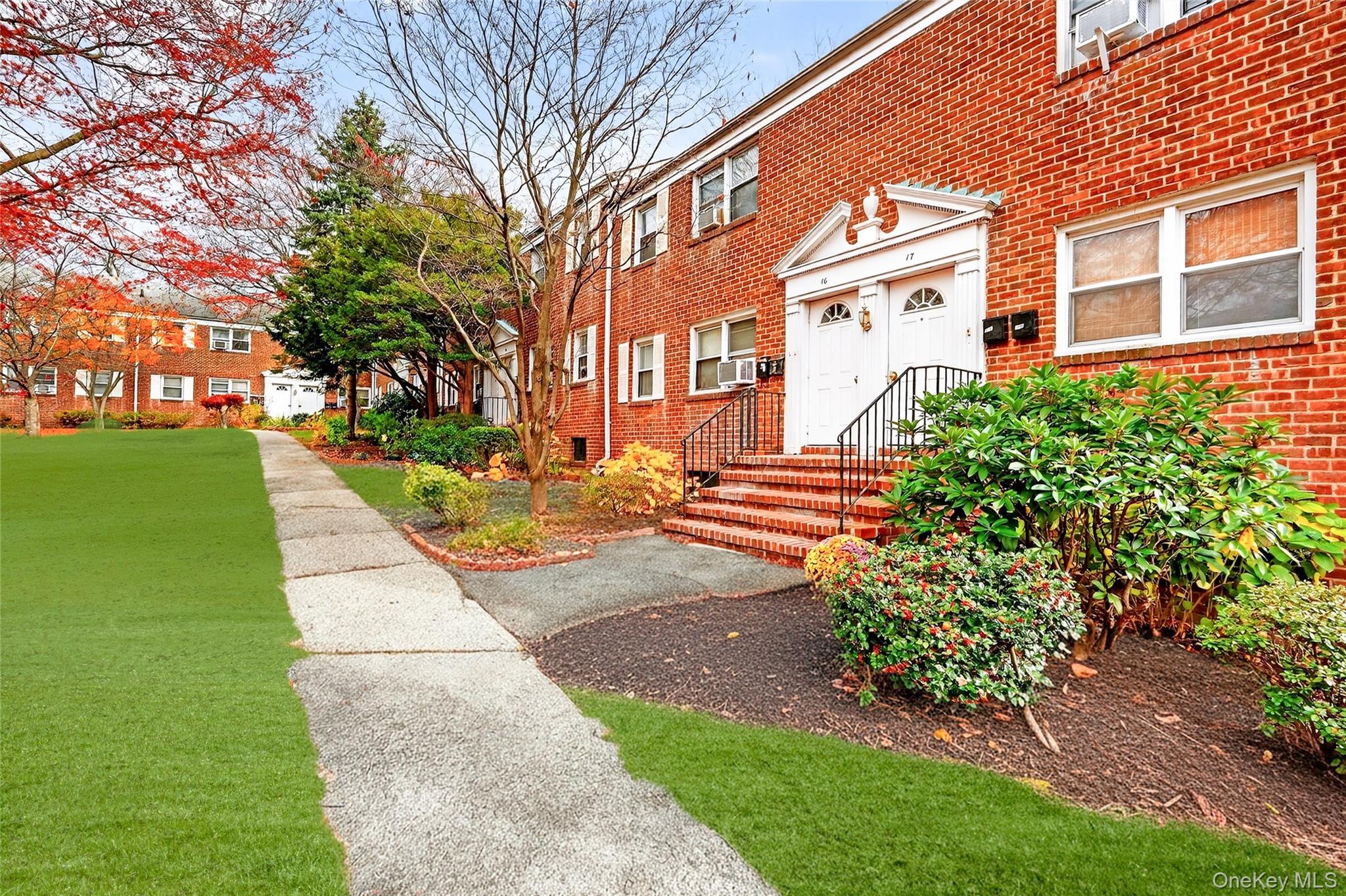 #2 photo, 717 Tuckahoe Road, Yonkers , NY 10710