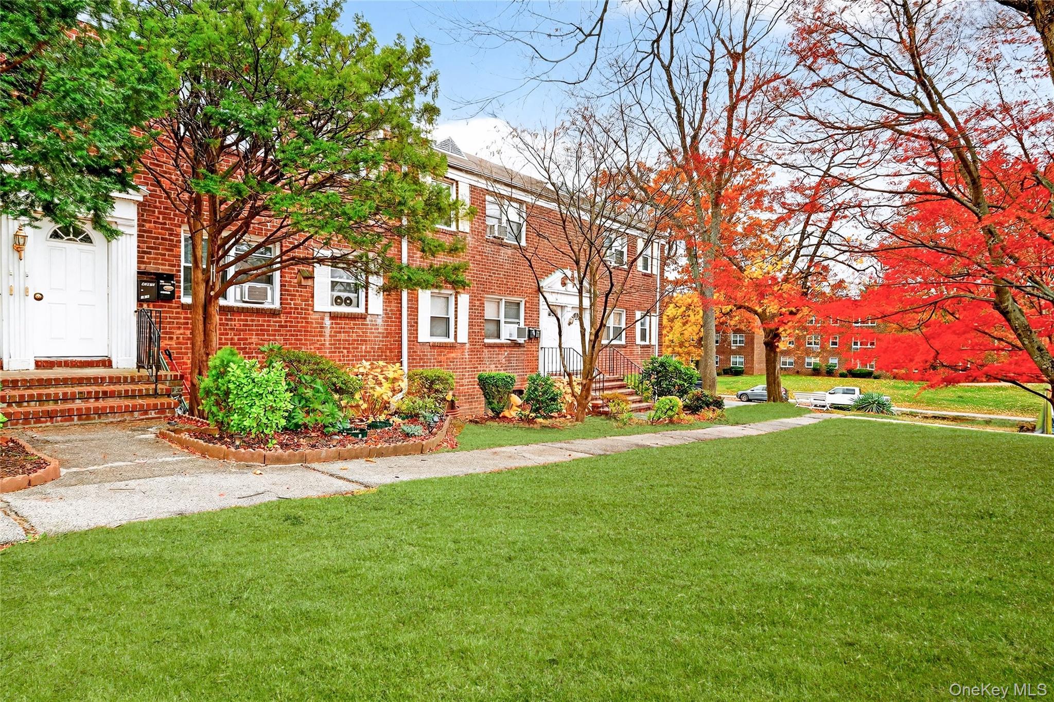 #4 photo, 717 Tuckahoe Road, Yonkers , NY 10710