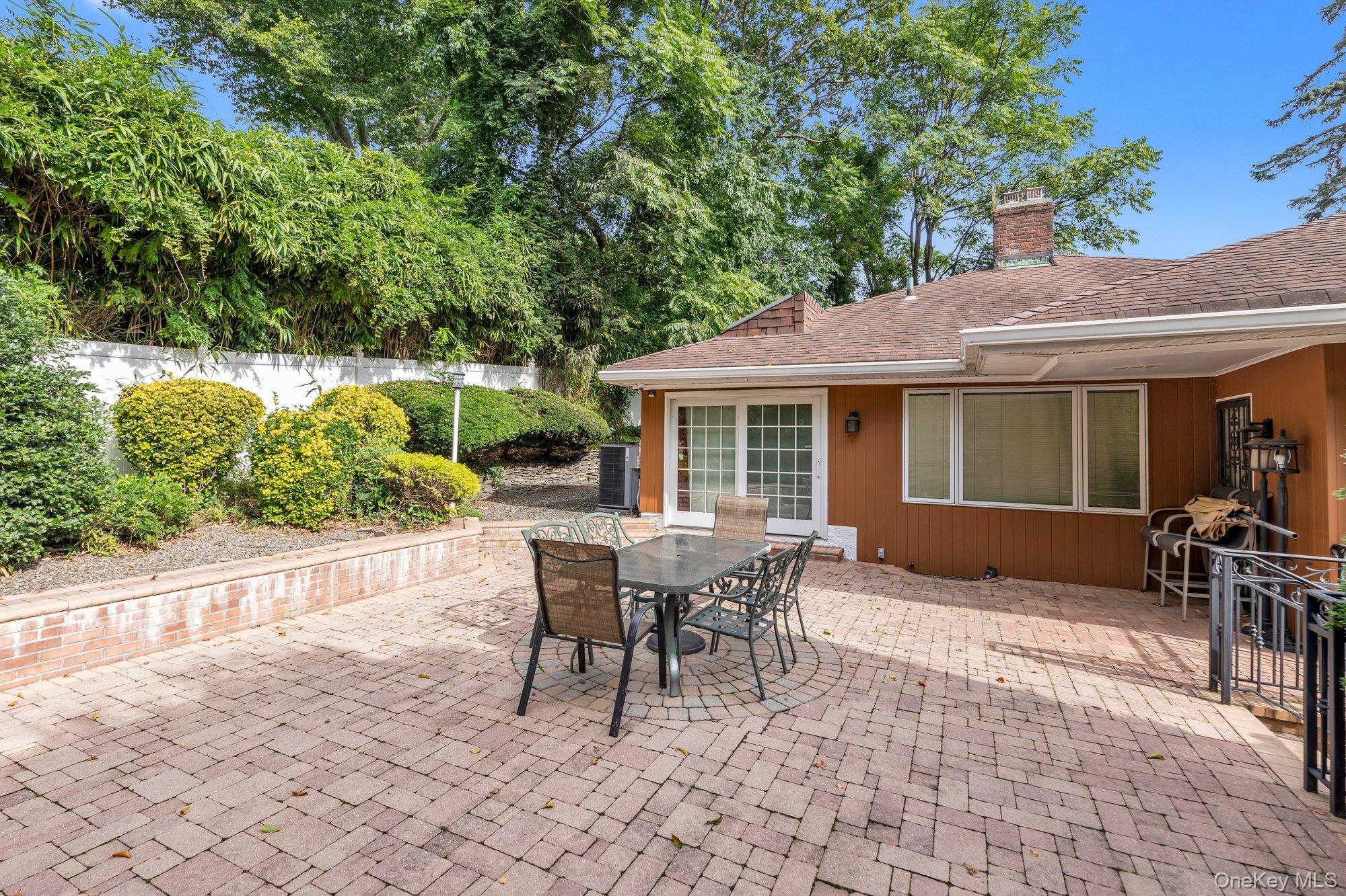 #20 photo, 1 Crystal Drive, Great Neck , NY 11021