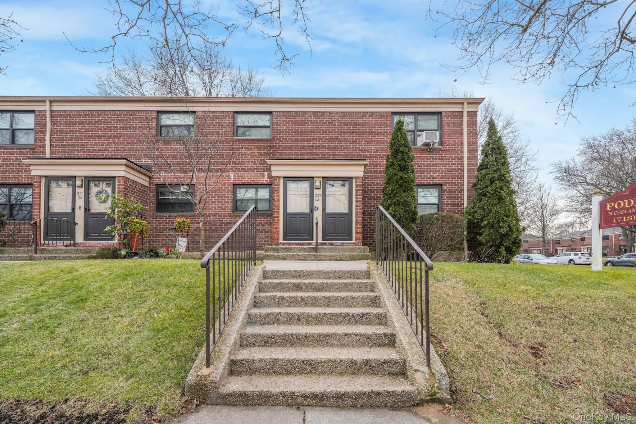 #1 photo, 220-02 73rd Ave, Oakland Gardens , NY 11364