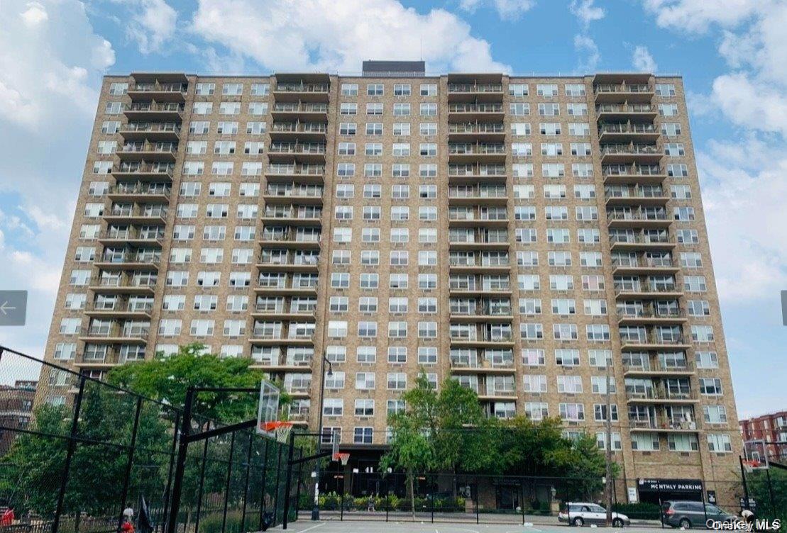 #8 photo, 41-40 Union Street, Flushing , NY 11355