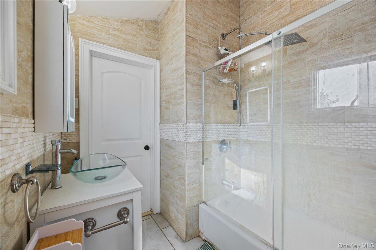 #17 photo, 5 James Street, East Rockaway , NY 11518