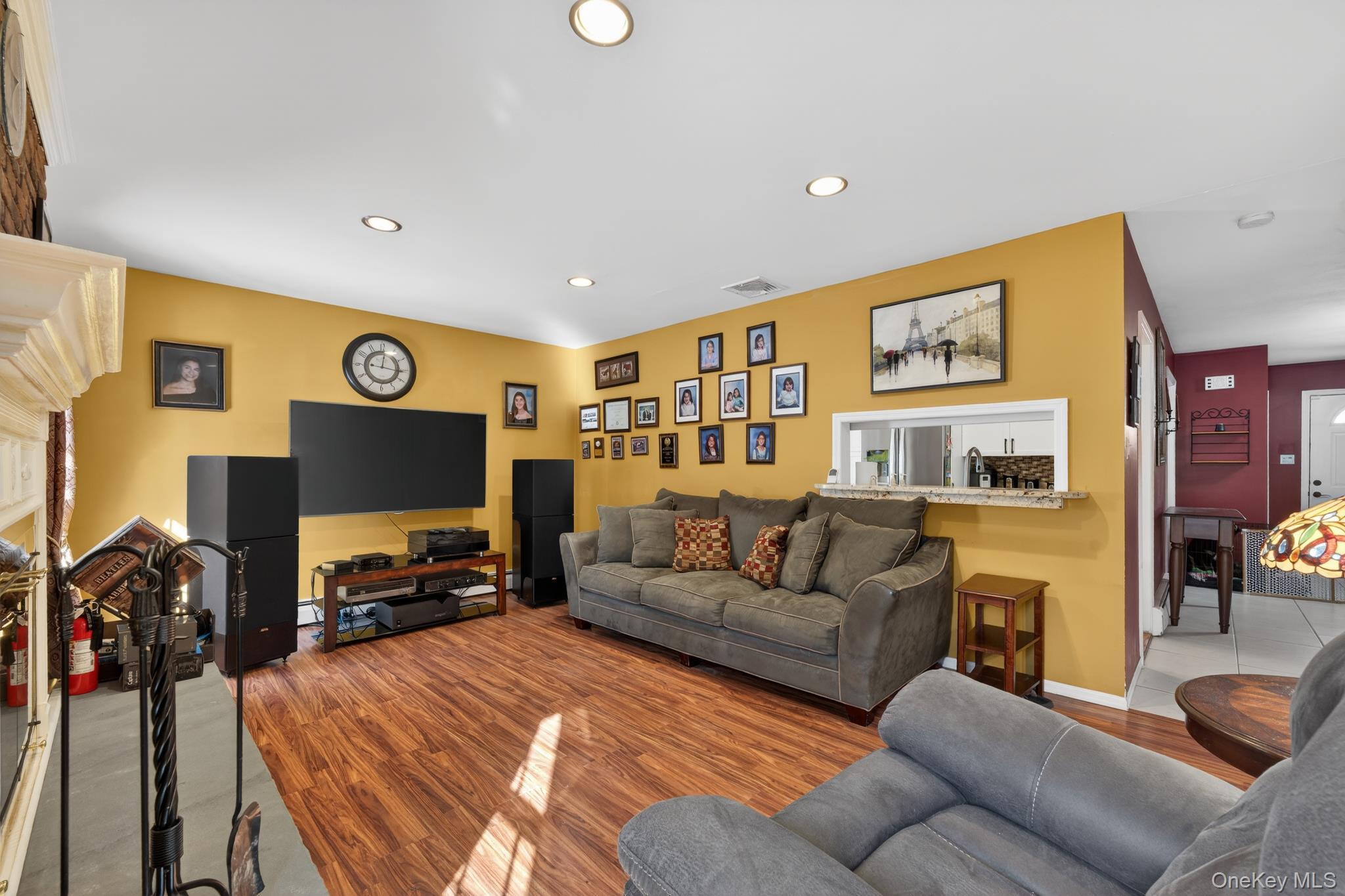 #16 photo, 18 Hill Lane, Smithtown , NY 11787