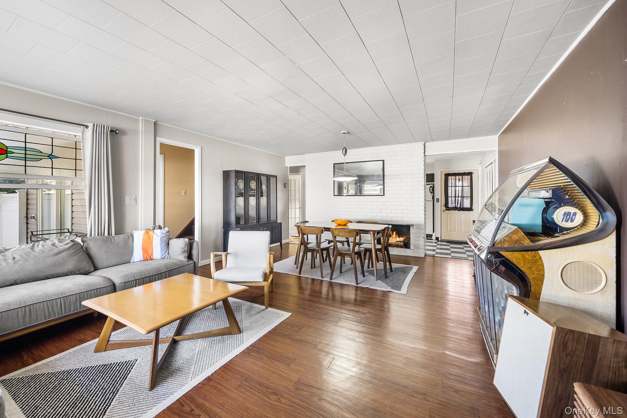 #4 photo, 111 Stirrup Lane, Levittown , NY 11756