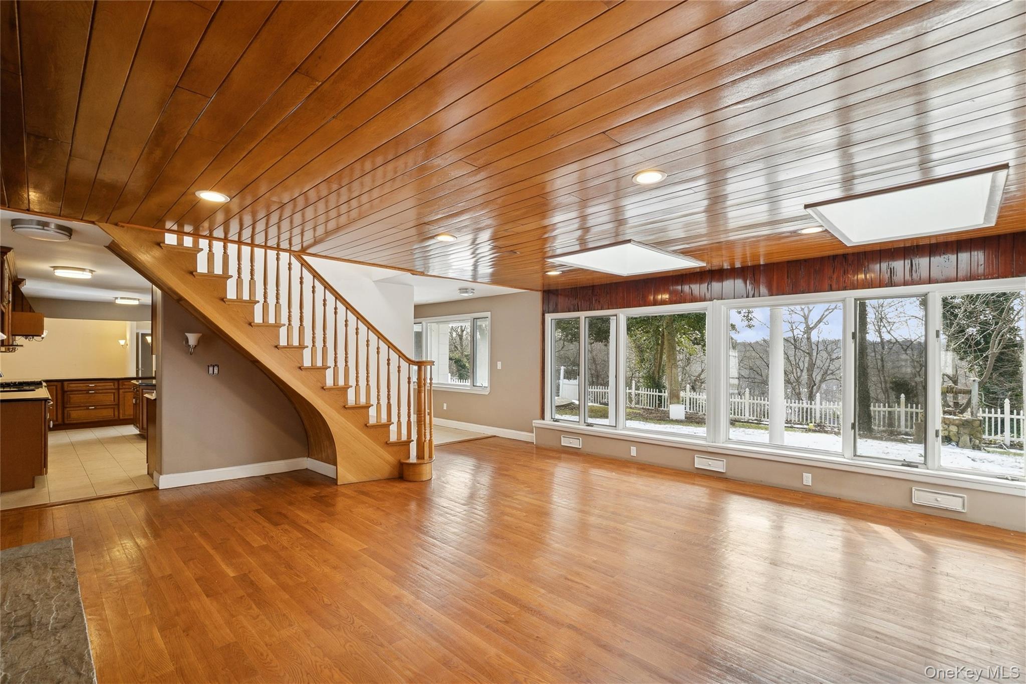 #11 photo, 549 Woodbury Road, Cold Spring Harbor , NY 11724