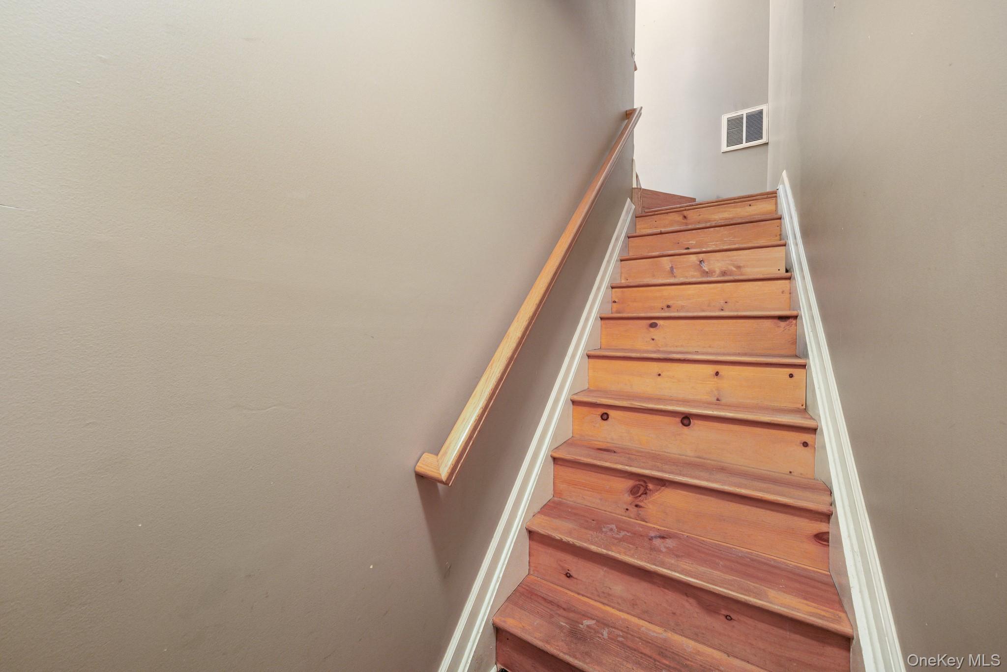 #3 photo, 29 Klint Court, Nanuet , NY 10954