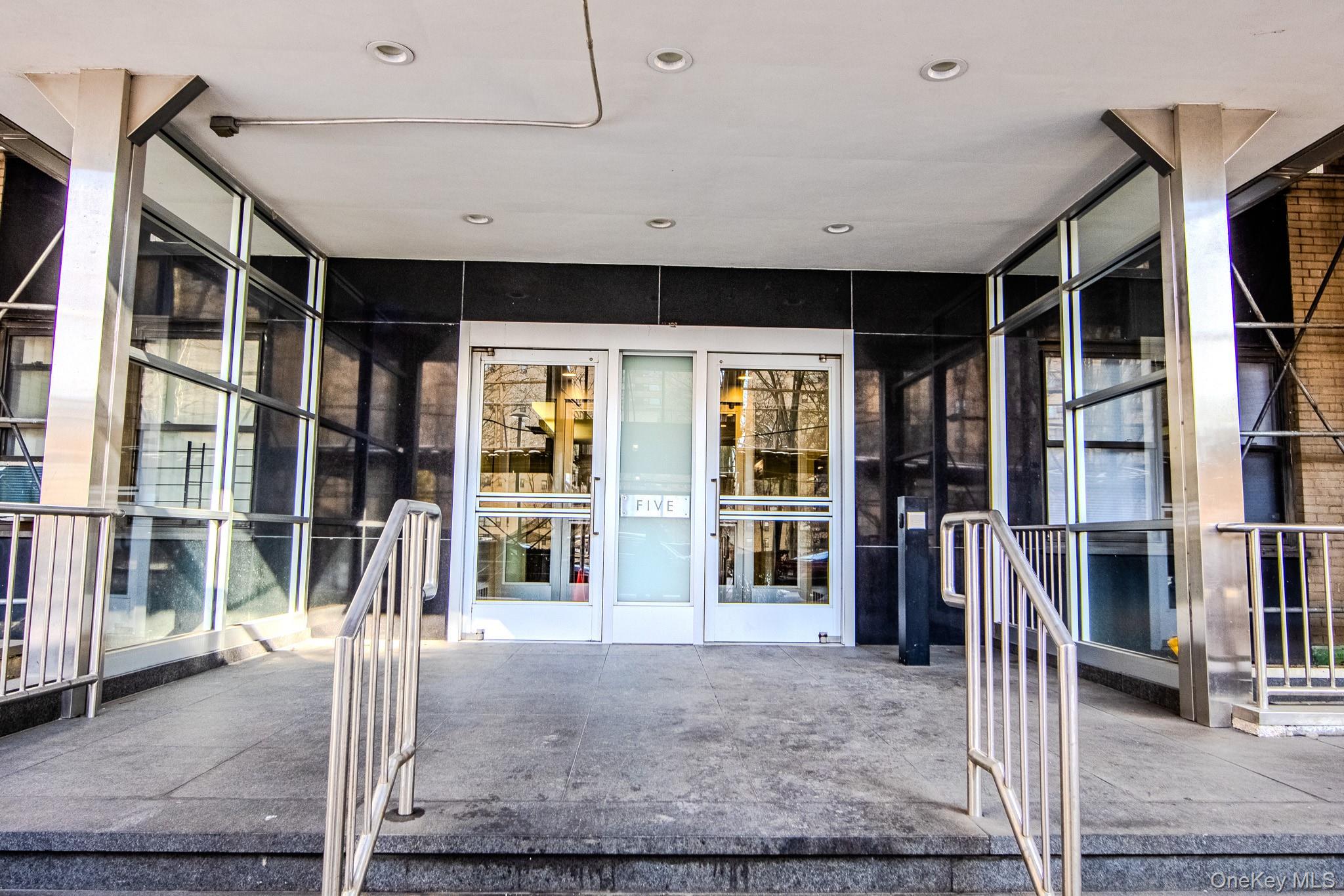 #17 photo, 5 Fordham Hill Oval, 布朗士 Bronx , NY 10468