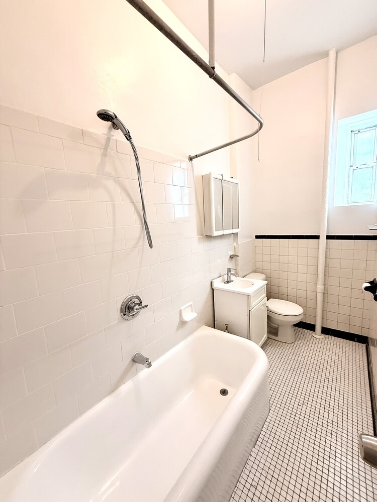 #3 photo, 220 E 36TH Street, مانهاتن Murray Hill , NY 10016