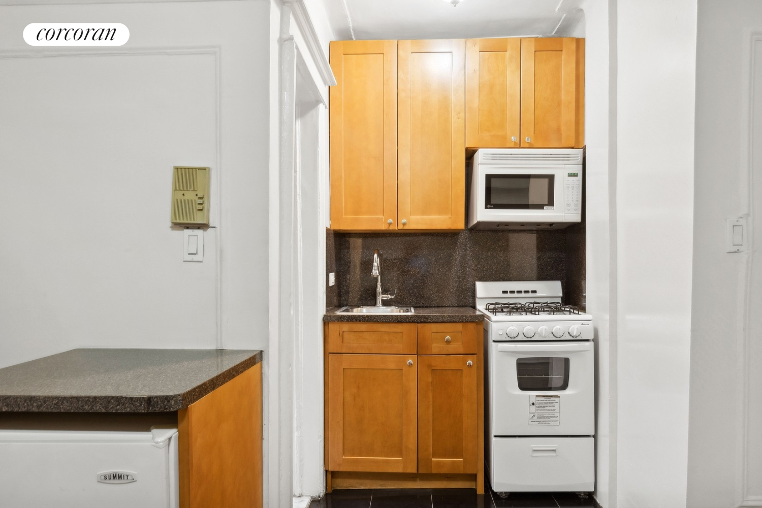 #3 photo, 49 WILLOW Street, Brooklyn Heights , NY 11201