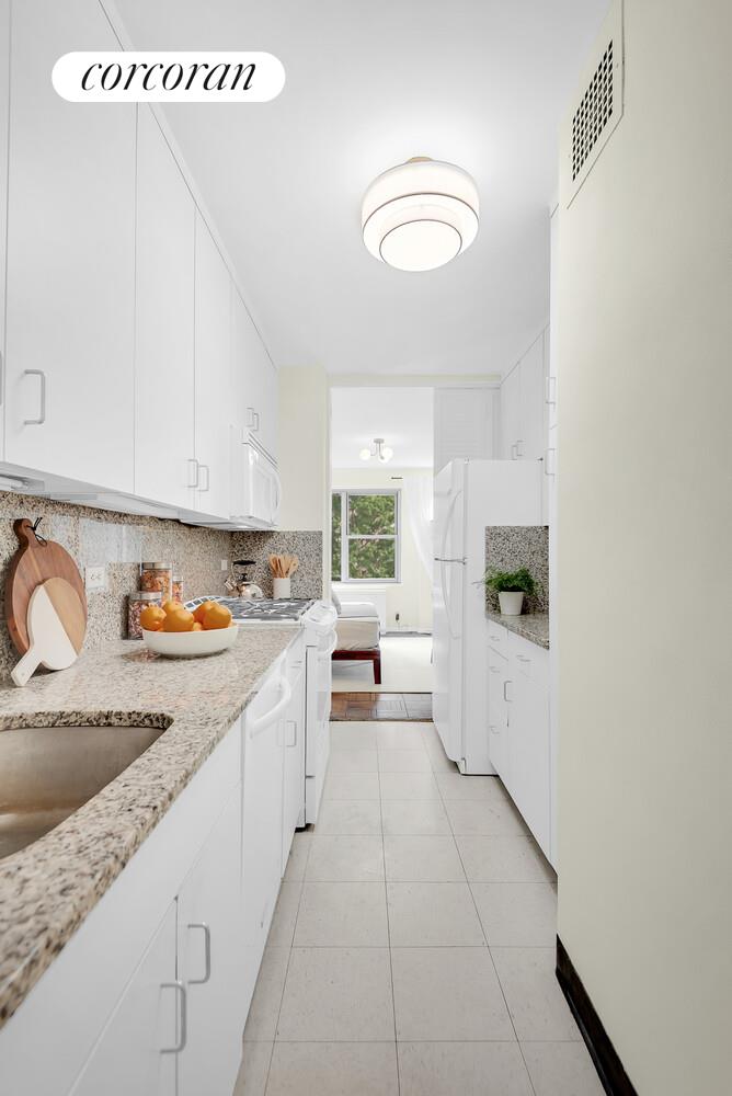 #5 photo, 360 E 72ND Street, Lenox Hill , NY 10021