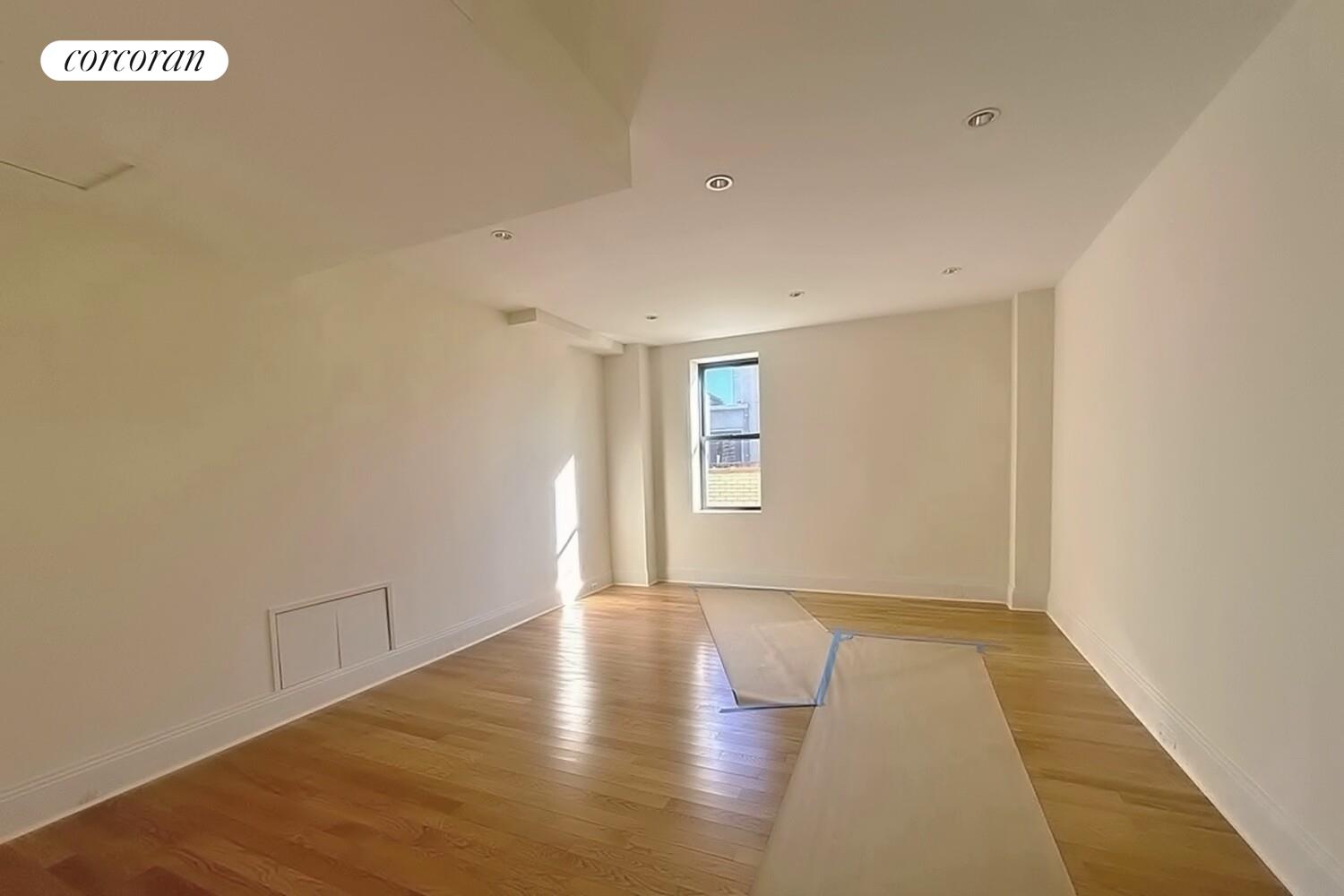 #19 photo, New York City, Upper West Side , NY 10024