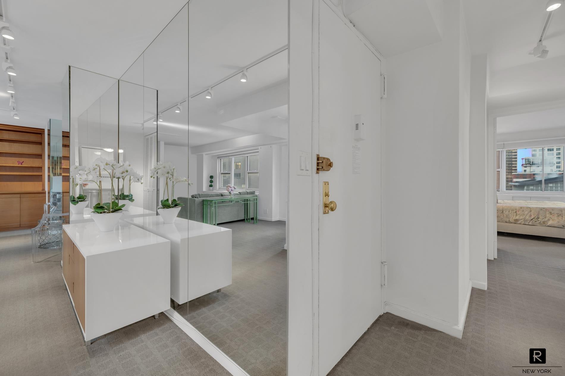 #5 photo, 153 E 57th Street, Midtown East , NY 10022