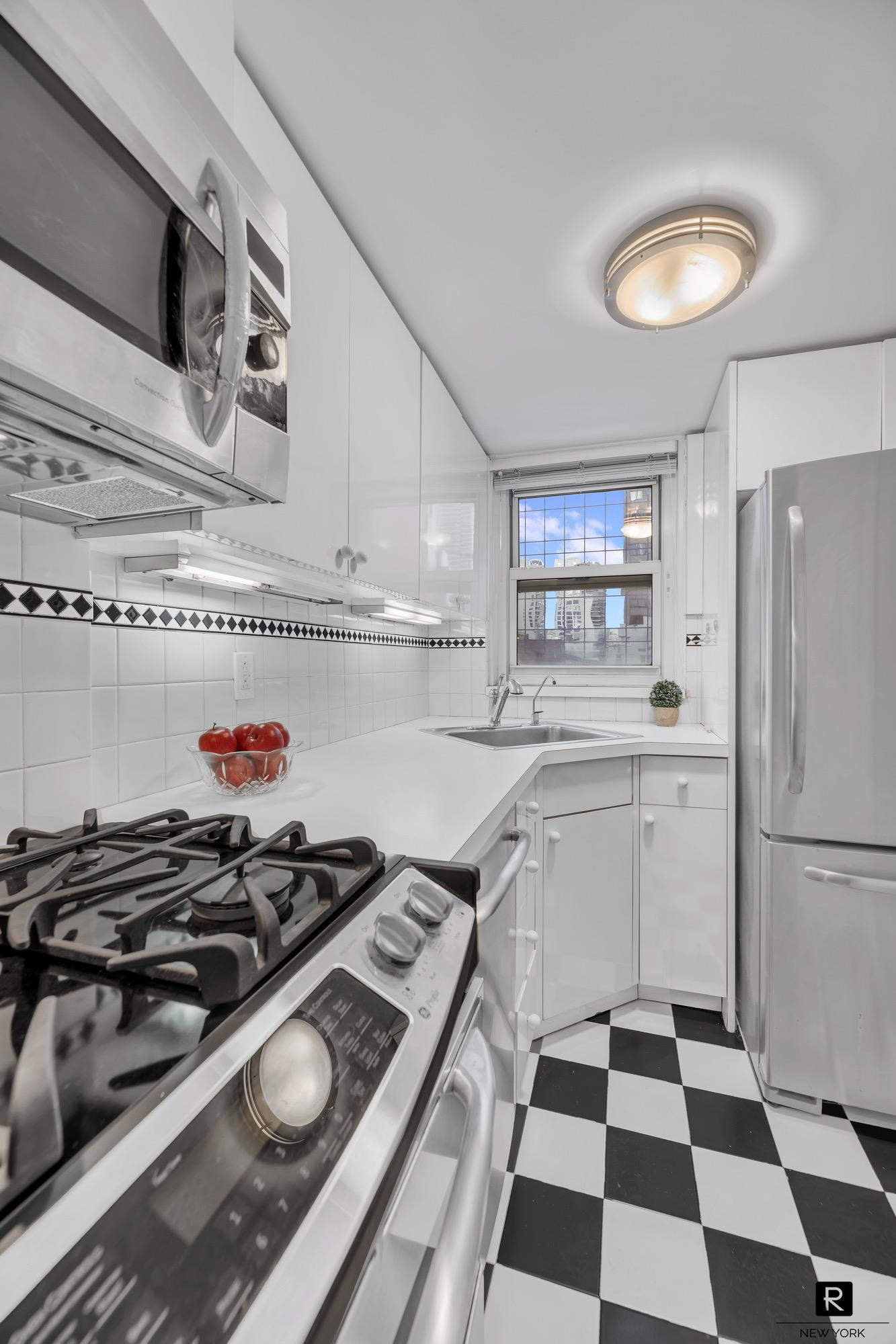 #7 photo, 153 E 57th Street, Midtown East , NY 10022