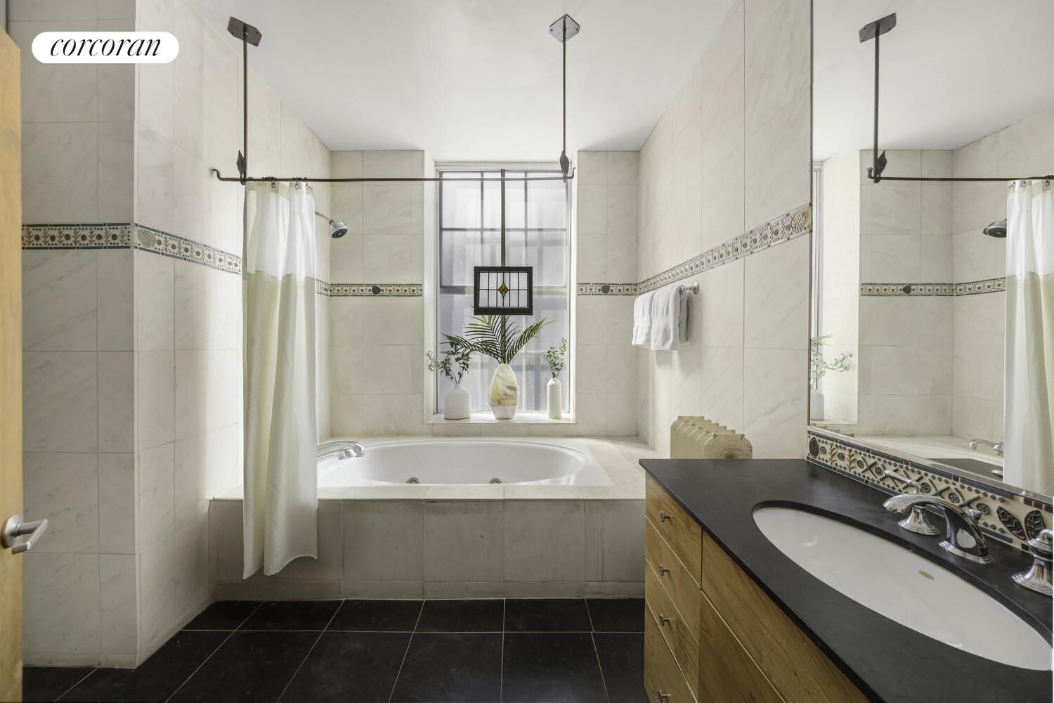 #18 photo, 47 MERCER Street, SoHo , NY 10013