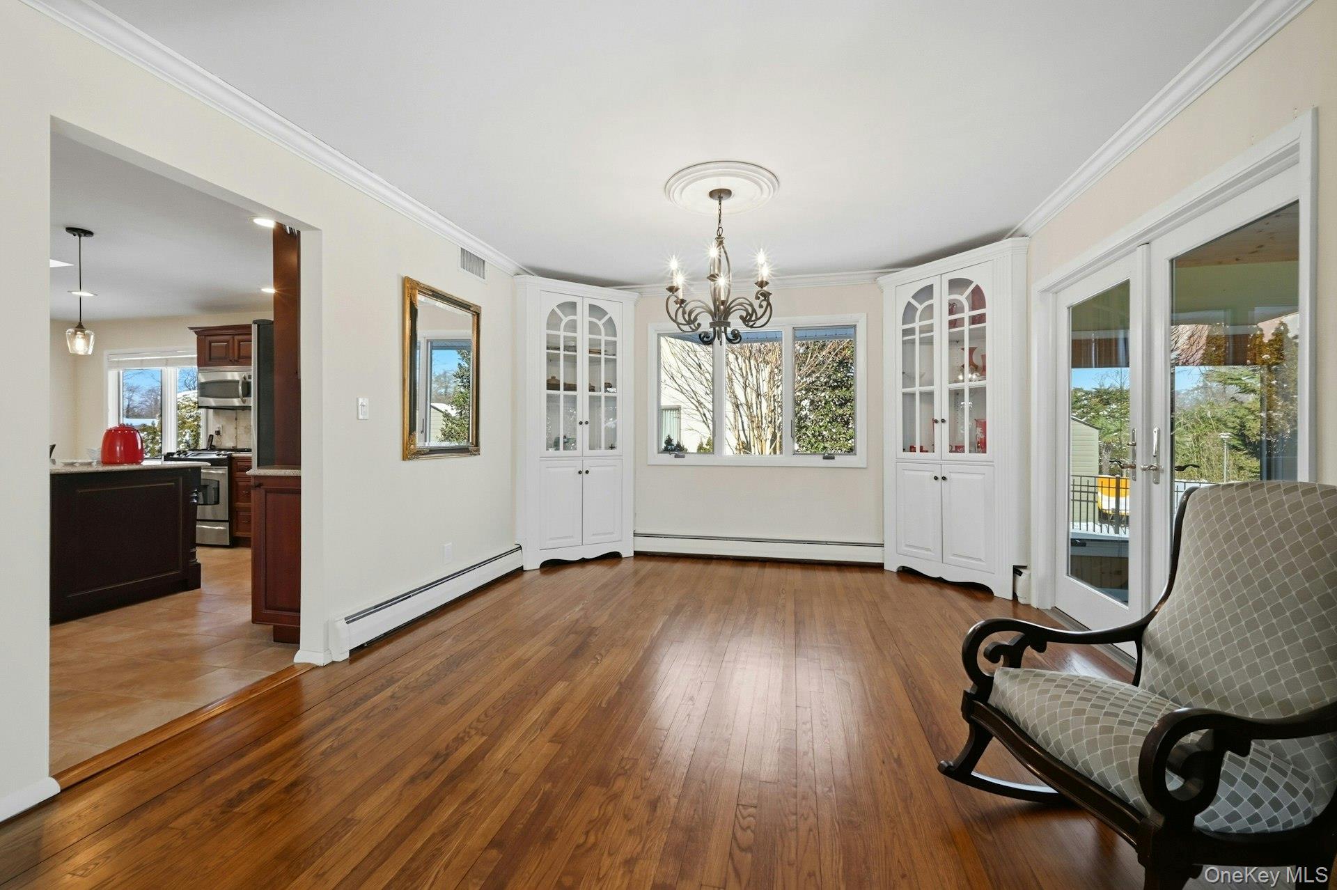 #11 photo, 205 Oak Neck Lane, West Islip , NY 11795