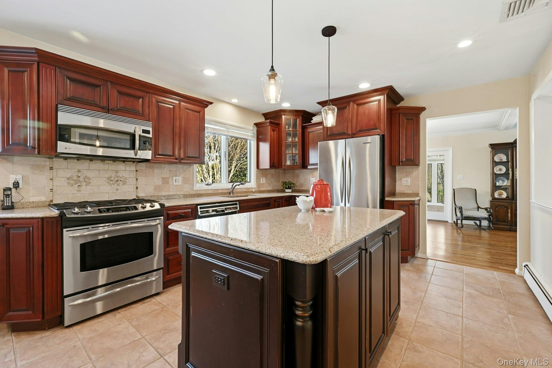 #14 photo, 205 Oak Neck Lane, West Islip , NY 11795