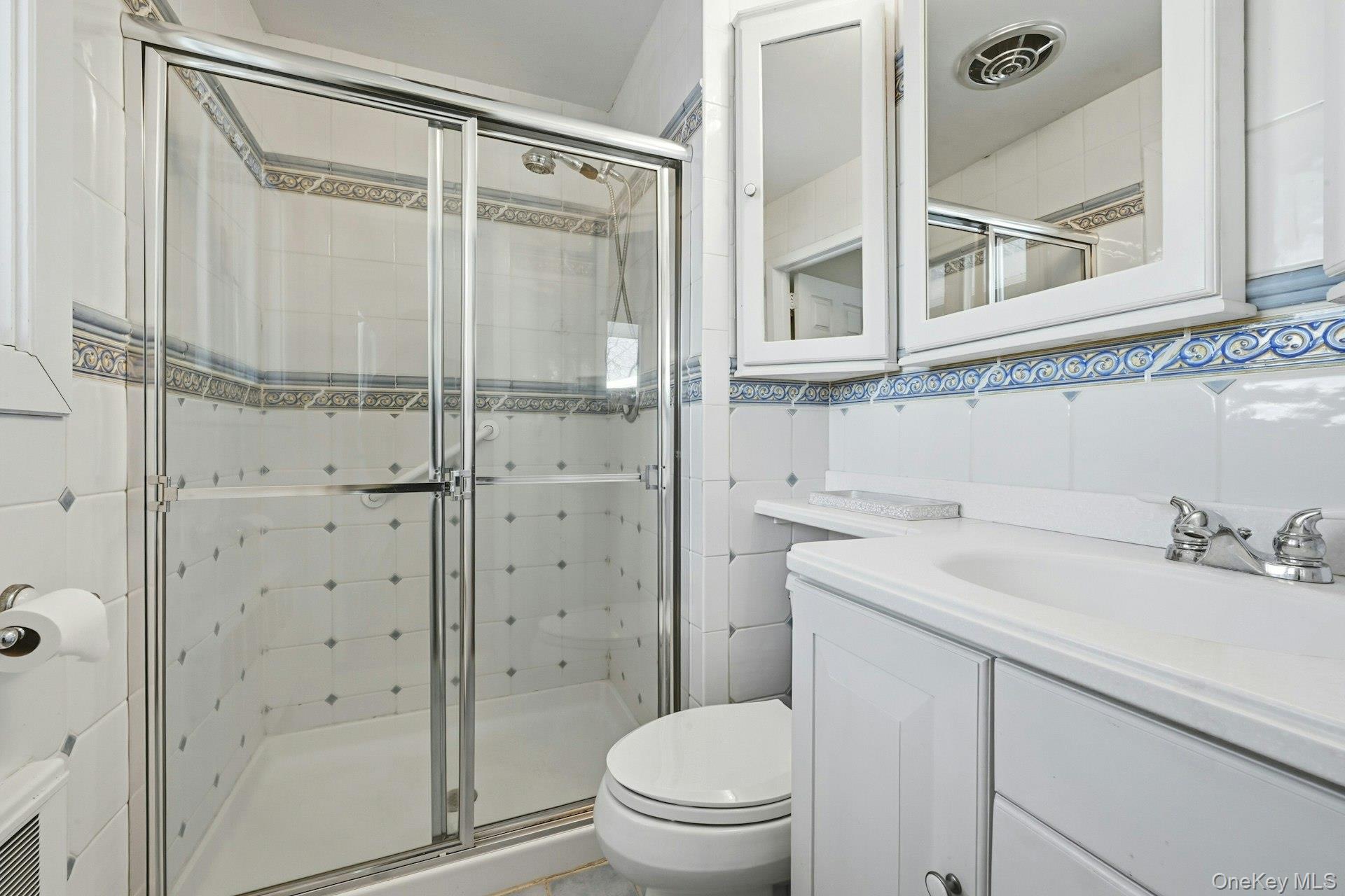 #20 photo, 205 Oak Neck Lane, West Islip , NY 11795