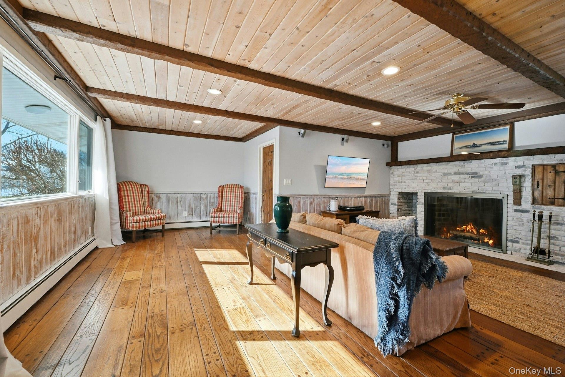 #3 photo, 205 Oak Neck Lane, West Islip , NY 11795