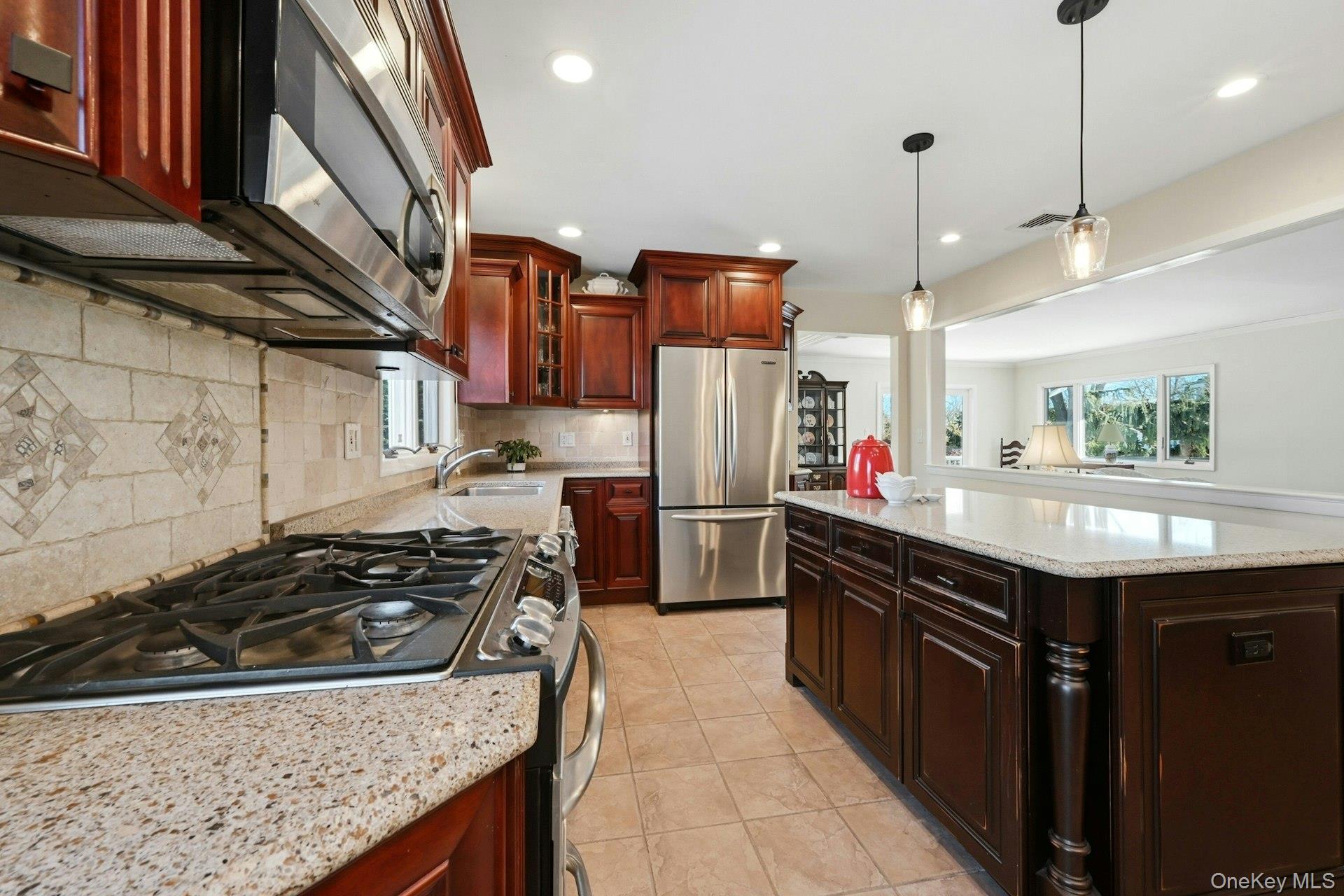 #5 photo, 205 Oak Neck Lane, West Islip , NY 11795