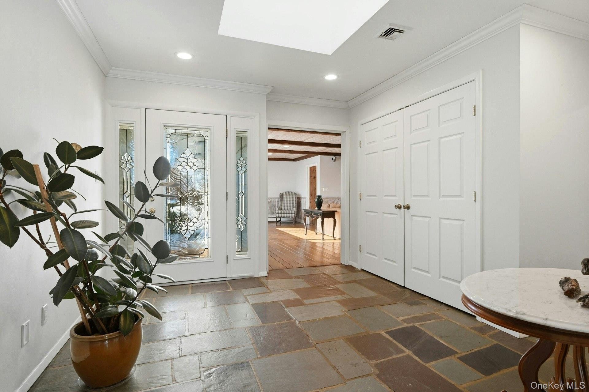 #7 photo, 205 Oak Neck Lane, West Islip , NY 11795