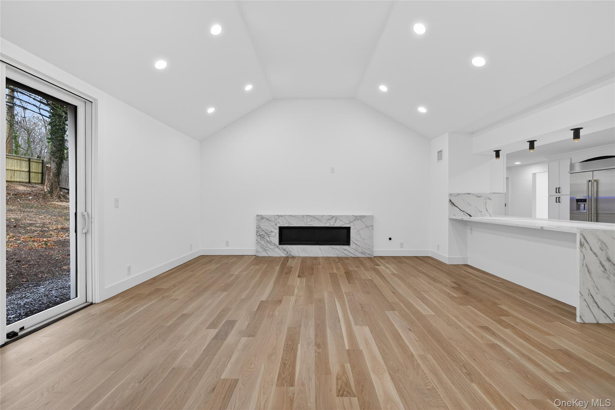 #11 photo, 199 Salem Road, East Hills , NY 11577