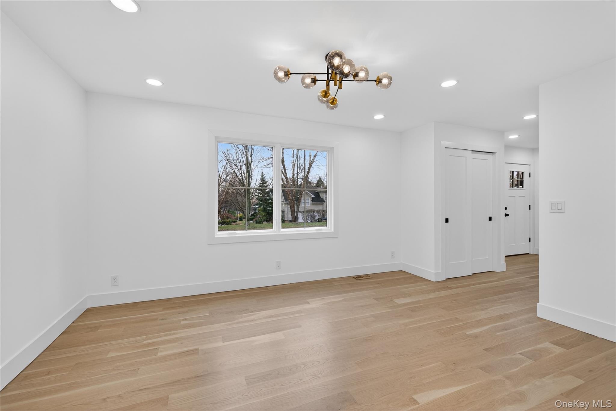 #17 photo, 199 Salem Road, East Hills , NY 11577