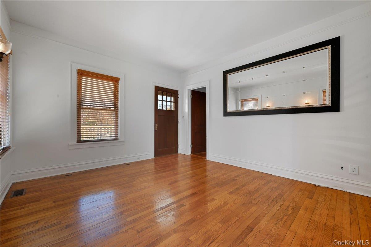 #6 photo, 1 Carl Street, Greenvale , NY 11548