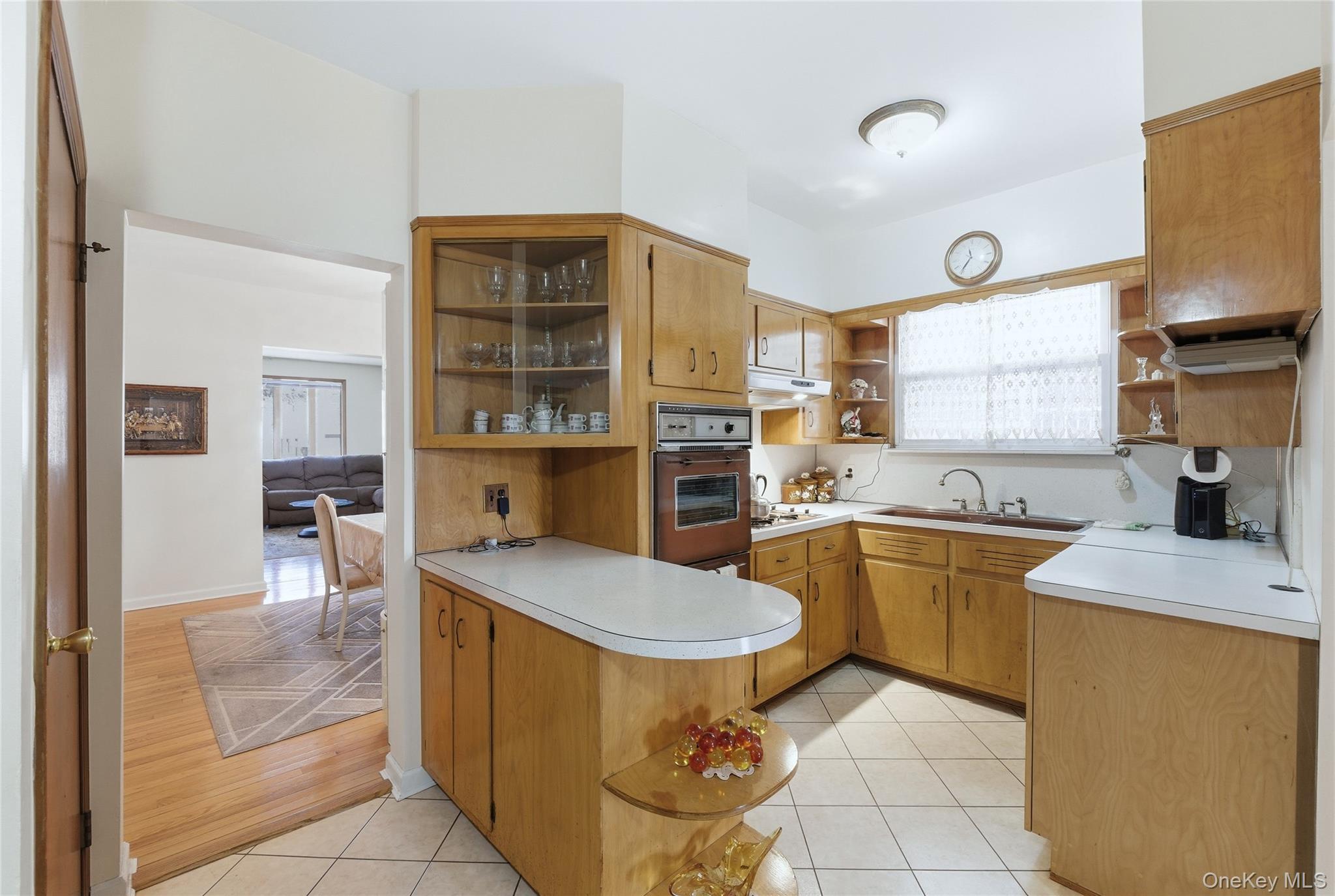 #6 photo, 3445 59th Street, Woodside , NY 11377