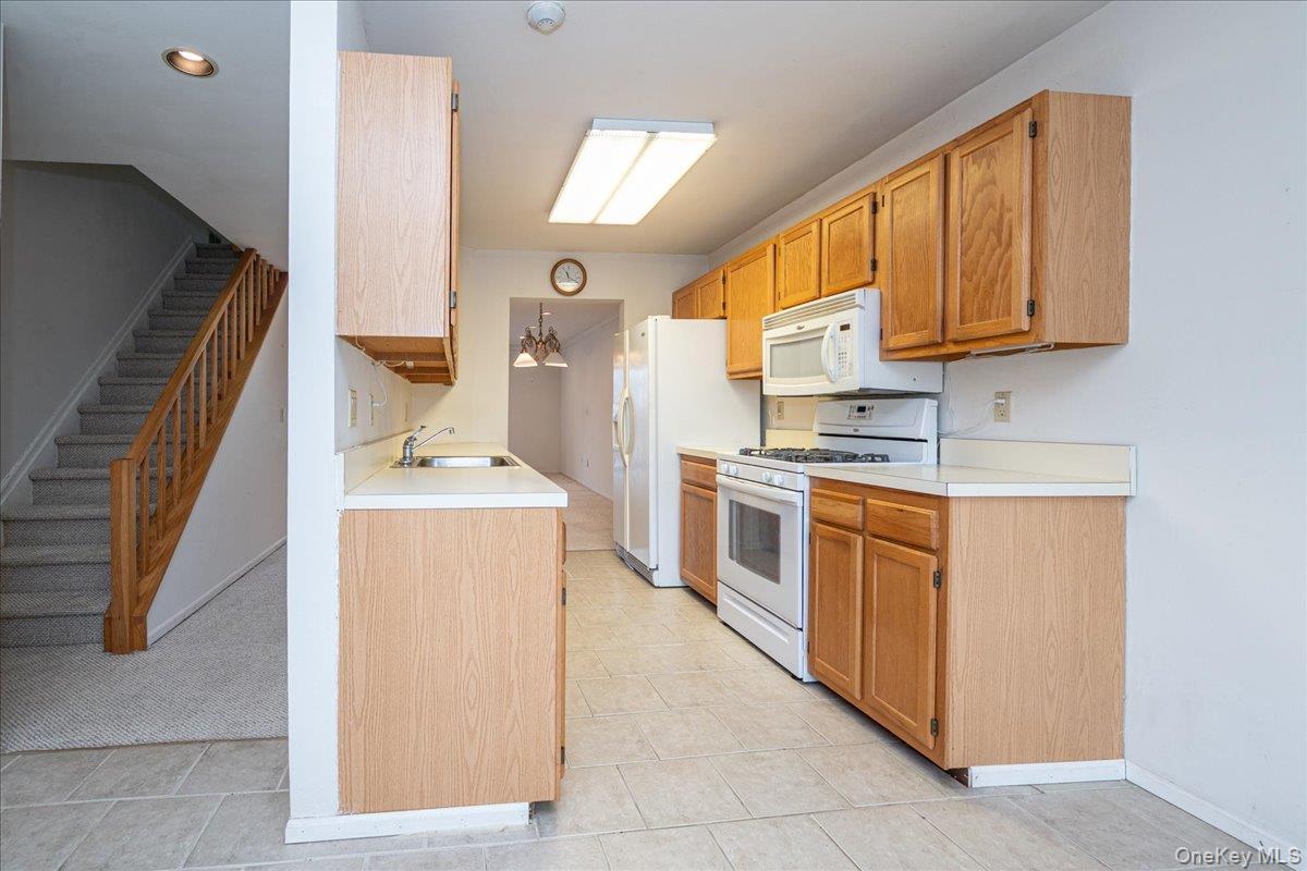 #16 photo, 249 Windward Drive, Port Jefferson , NY 11777