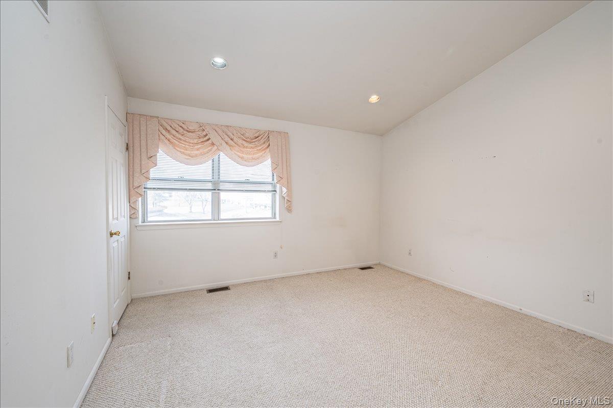 #17 photo, 249 Windward Drive, Port Jefferson , NY 11777