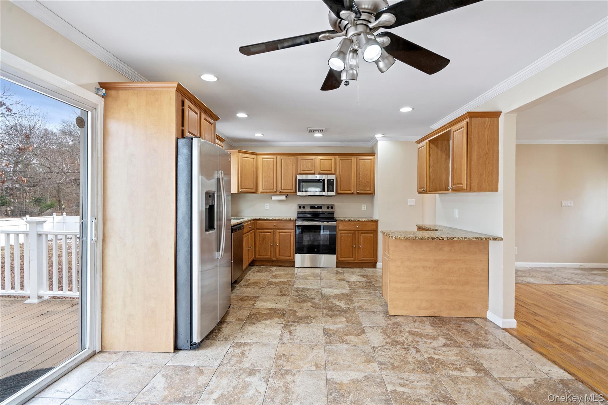 #13 photo, 6 Edward Court, Lake Ronkonkoma , NY 11779