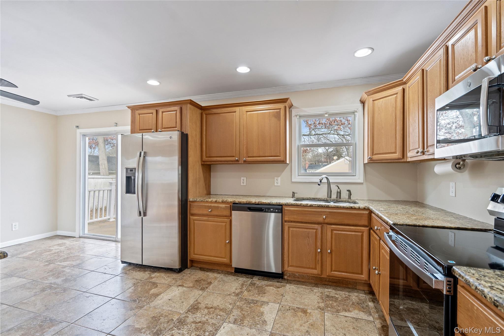 #17 photo, 6 Edward Court, Lake Ronkonkoma , NY 11779