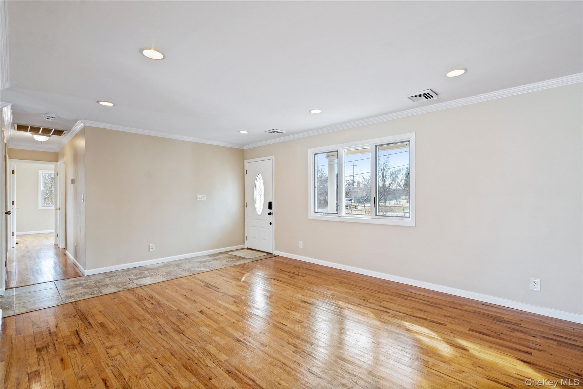 #8 photo, 6 Edward Court, Lake Ronkonkoma , NY 11779