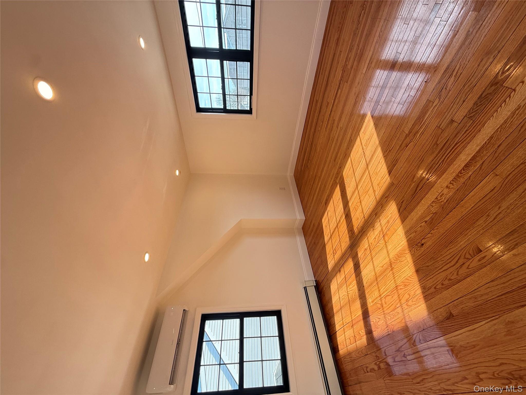 #4 photo, 1709 Camp Avenue, Merrick , NY 11566