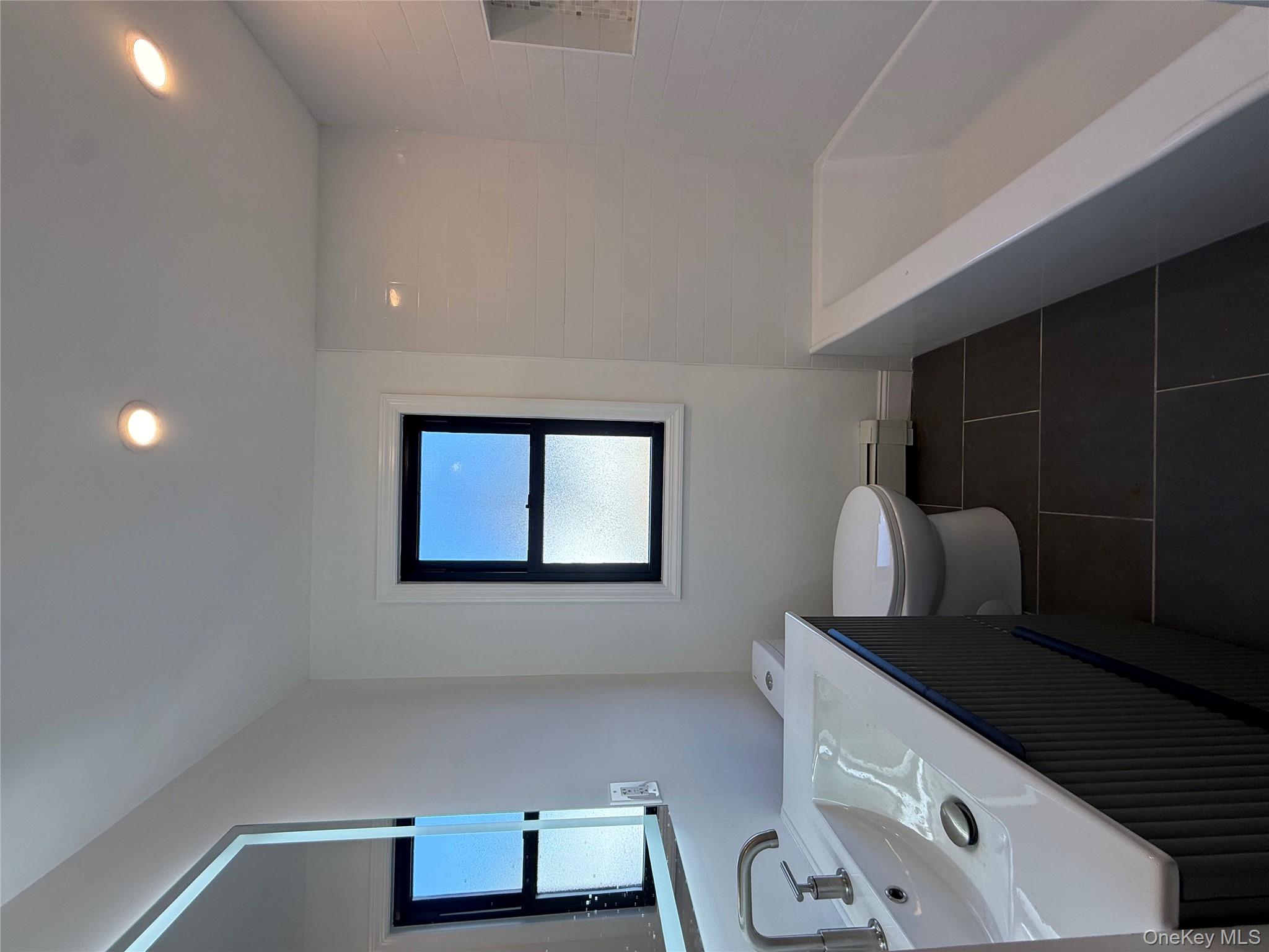 #7 photo, 1709 Camp Avenue, Merrick , NY 11566