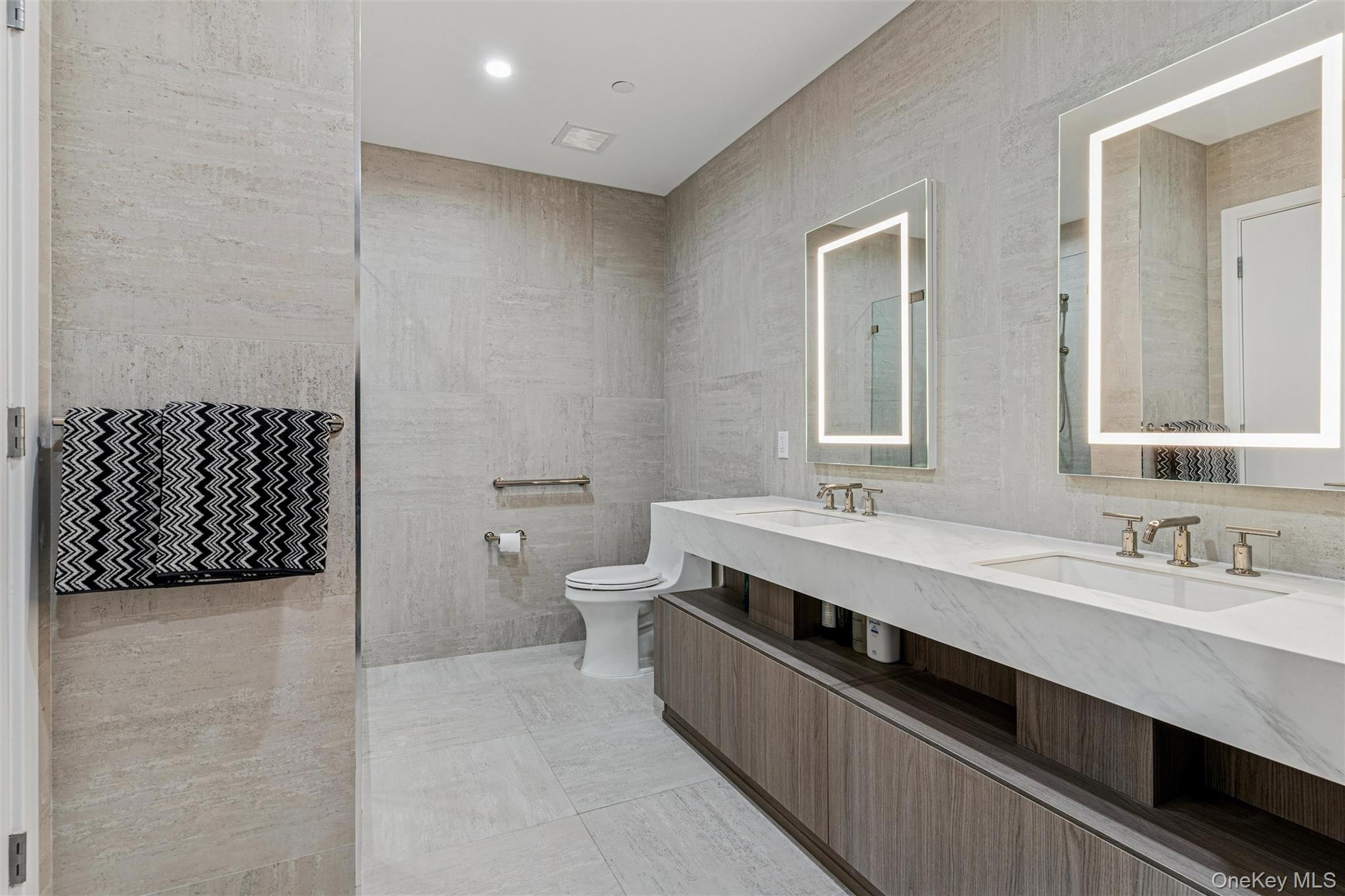 #13 photo, 100 Boardwalk, Long Beach , NY 11561