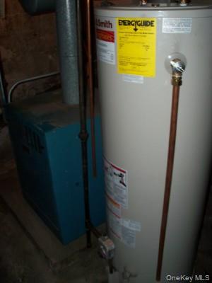 #4 photo, 6556 Myrtle Avenue, Glendale , NY 11385