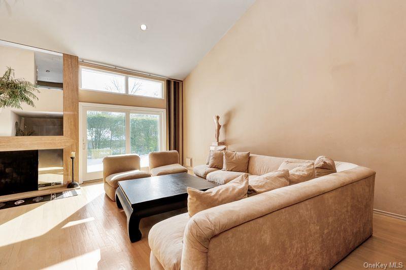 #13 photo, 27 Fairway Drive, Manhasset , NY 11030