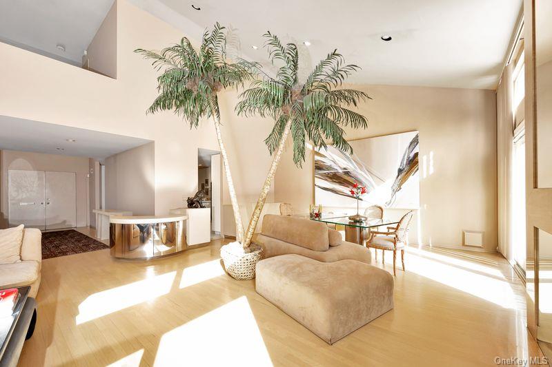 #15 photo, 27 Fairway Drive, Manhasset , NY 11030