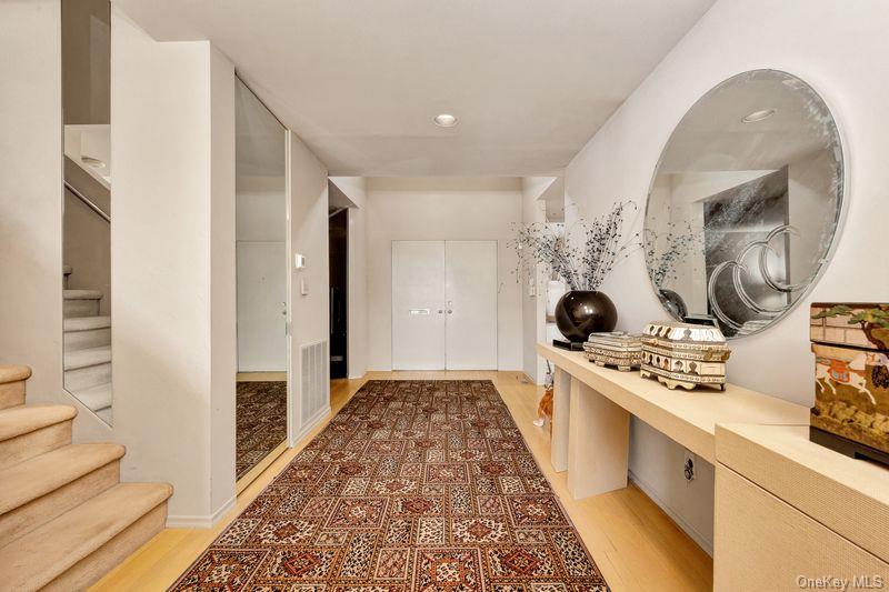 #2 photo, 27 Fairway Drive, Manhasset , NY 11030