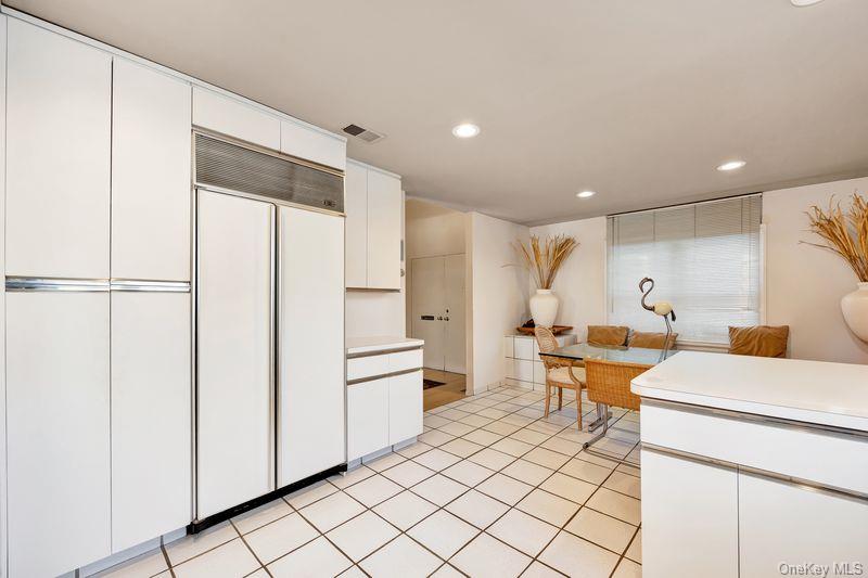 #5 photo, 27 Fairway Drive, Manhasset , NY 11030