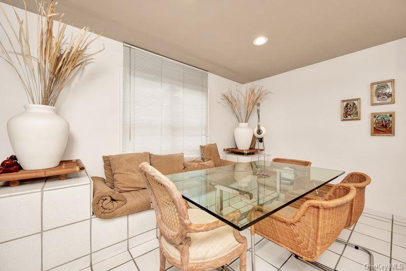 #6 photo, 27 Fairway Drive, Manhasset , NY 11030