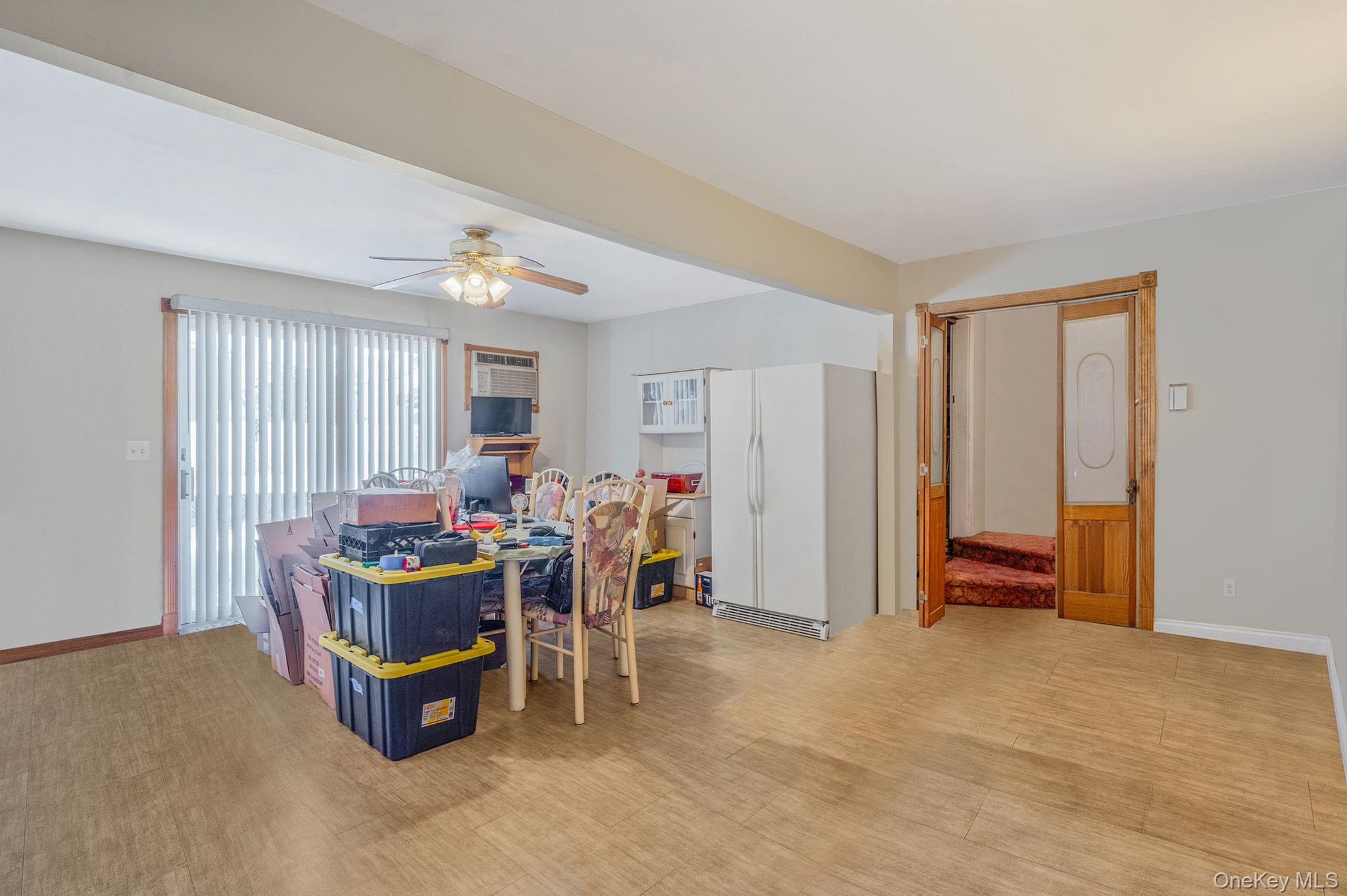 #11 photo, 704 S 5th Street, Lindenhurst , NY 11757