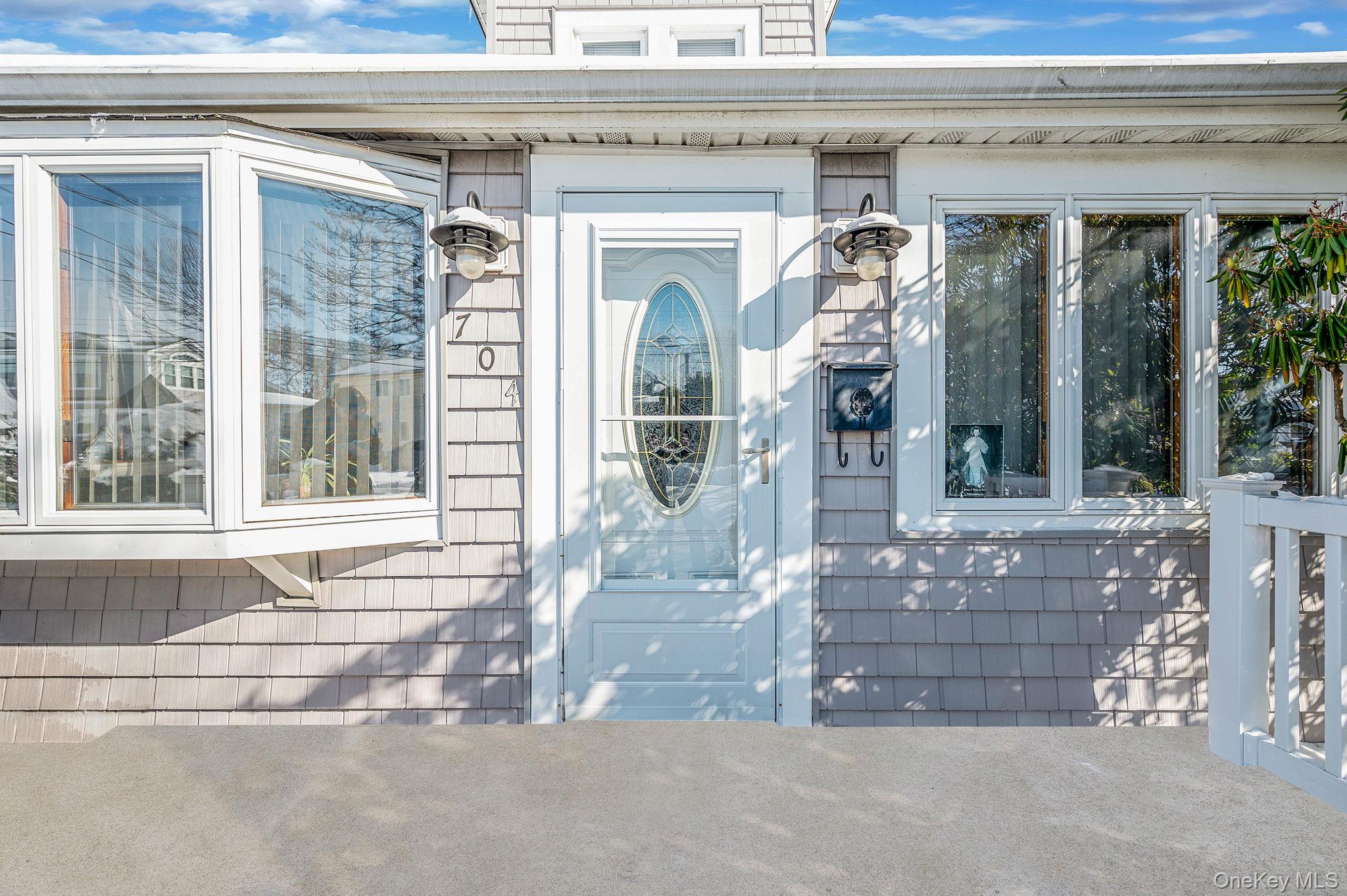 #2 photo, 704 S 5th Street, Lindenhurst , NY 11757