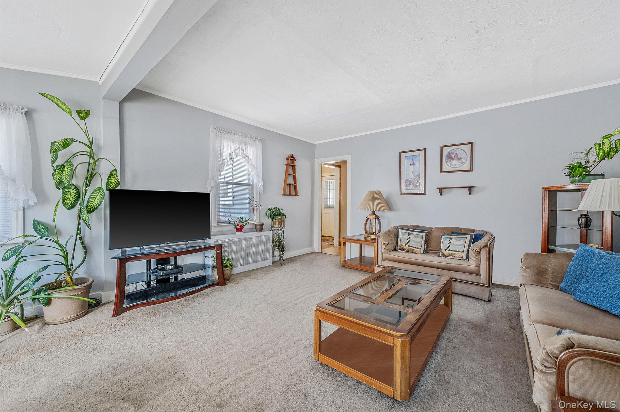 #4 photo, 704 S 5th Street, Lindenhurst , NY 11757