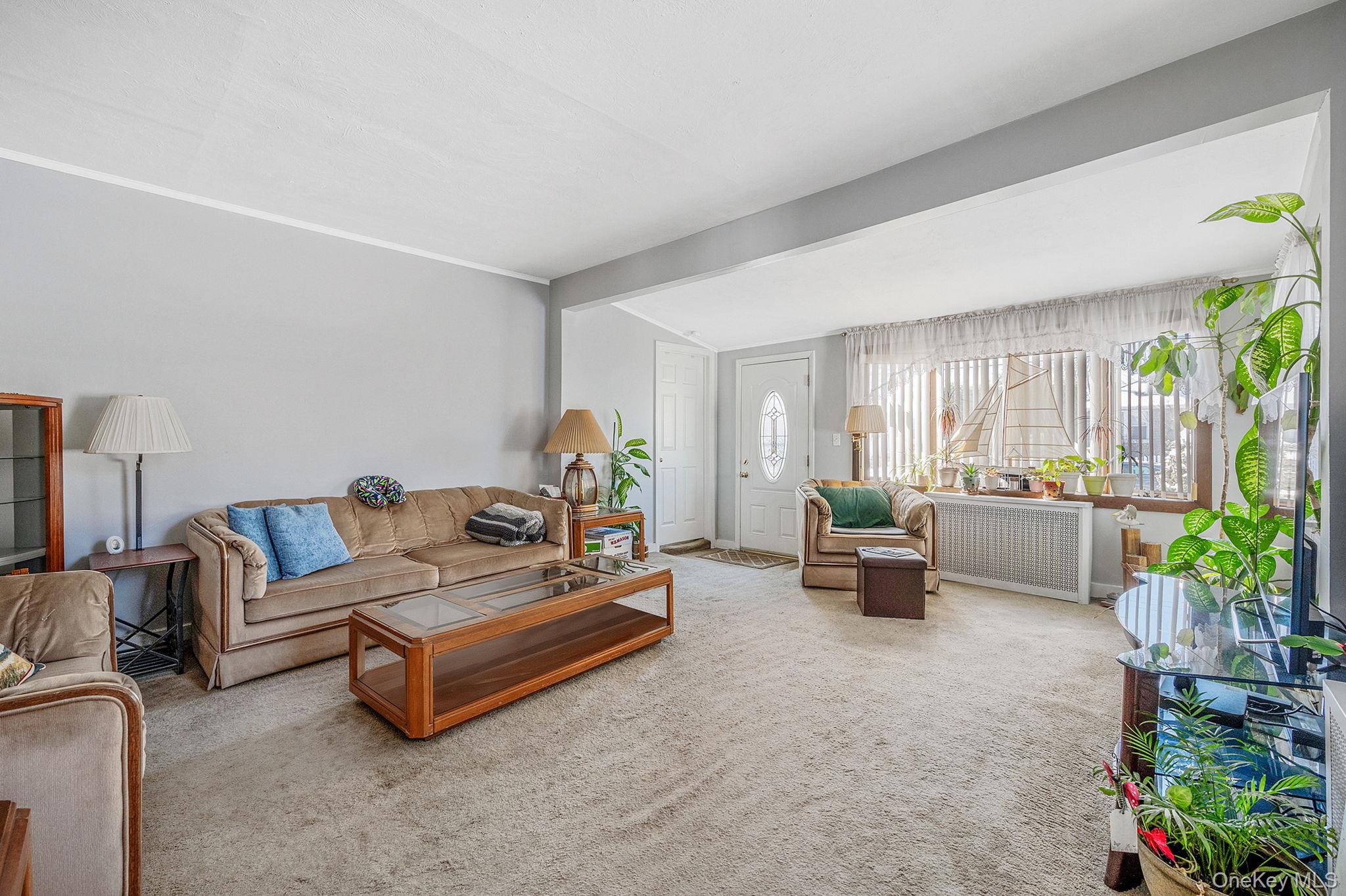 #5 photo, 704 S 5th Street, Lindenhurst , NY 11757